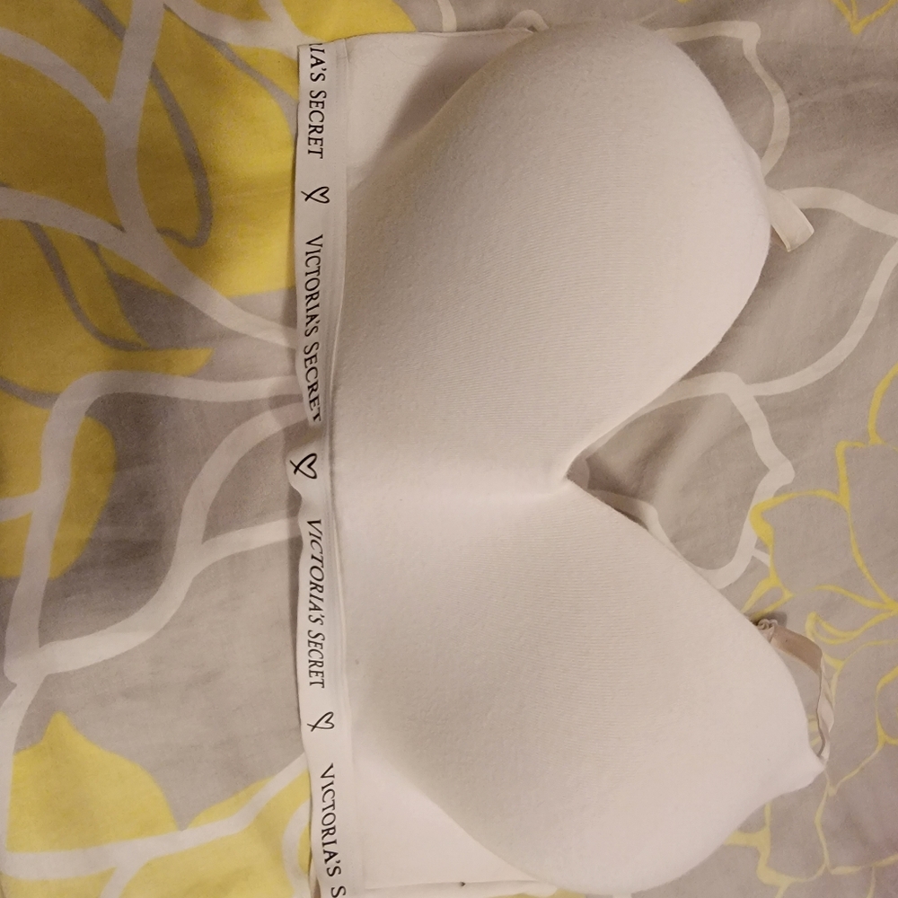 2 VS t-shirt bras 38 dd